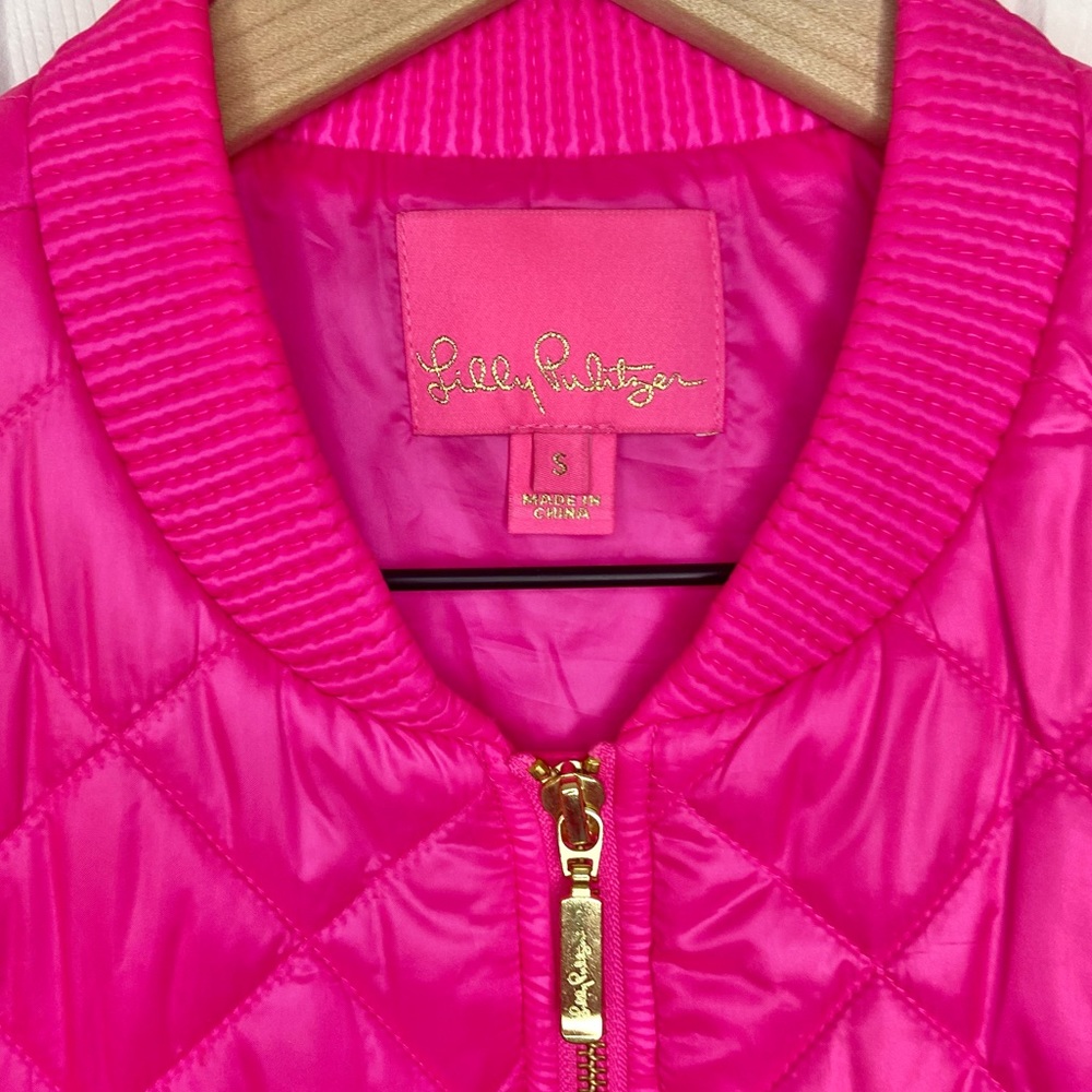 Lilly Pulitzer Payson Vest Raz Berry Small - Picture 5 of 14